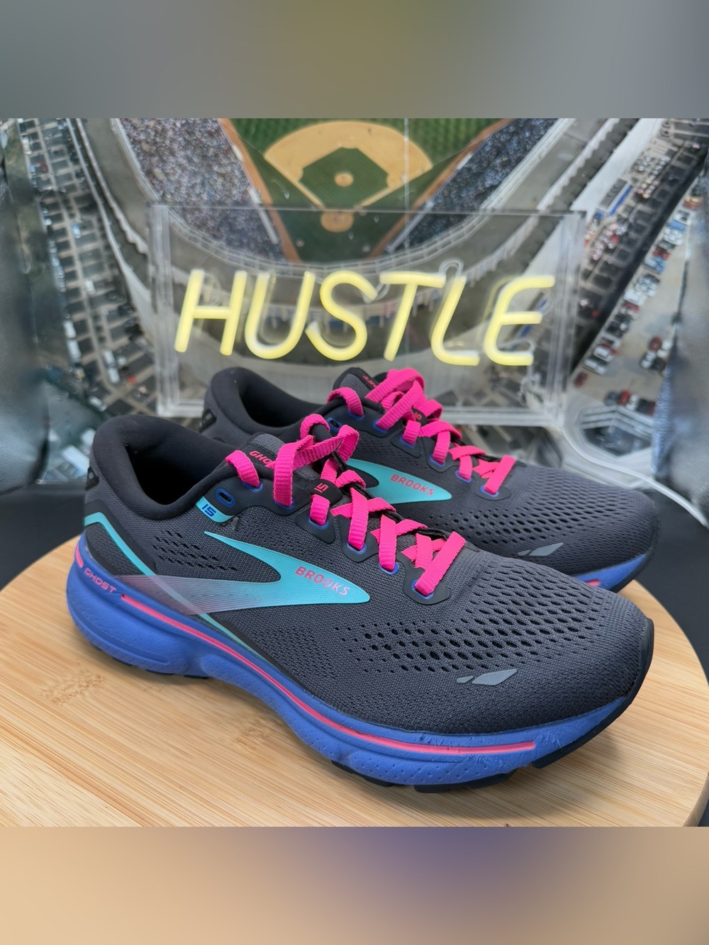 Brooks Ghost 15 Black/Blue/Aruba Women’s Size 6.5(B) Medium